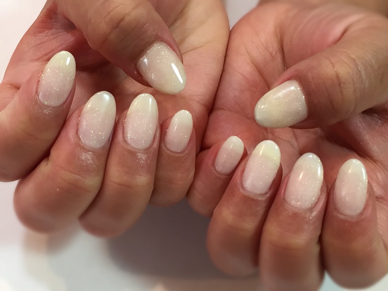 ワンカラーネイル ラメ入シアーホワイト 門真市のネイルサロン Kiko Nail