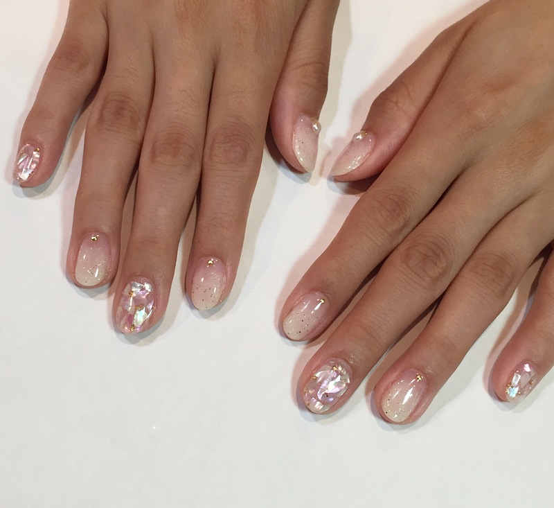 ホワイトグラデ クリアシェルネイル 門真市のネイルサロン Kiko Nail