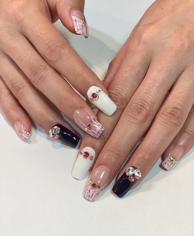 ツイード柄 Vカットビジュー 門真市のネイルサロン Kiko Nail